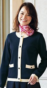 81670 en joie(アンジョア) 優しい見た目できちんと感のあるニットジャケット 無地 93-81670
