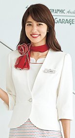 en joie(アンジョア) 86550 最旬トレンドのカラーレスな白いジャケット 93-86550