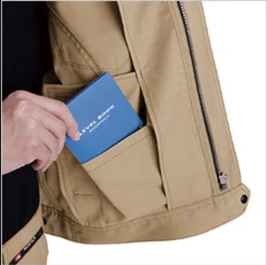 胸ポケットの画像