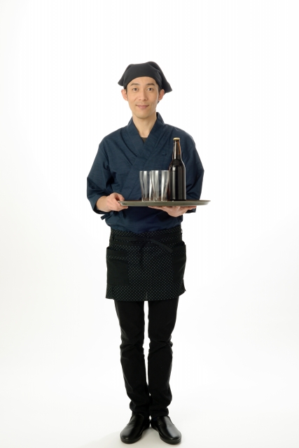 作務衣を着た従業員