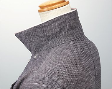 衿元がキレイに決まる立ち上がり