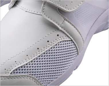 ムレにくく快適なサイドメッシュ仕様