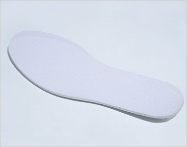 厚さ4mmのEVAインソールで衝撃を吸収して足の疲れを軽減