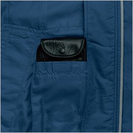 左内側 バッテリー専用ポケット