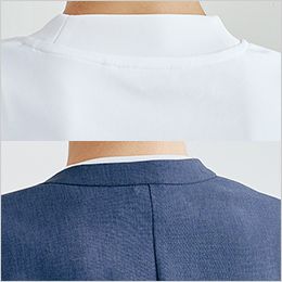 アイトス 40502 [通年]スロープネック半袖Tシャツ(ポケット付)[男女兼用] スロープネック。首元にもすっきりとフィット。
