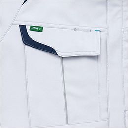 アイトス AZ1901[秋冬用]長袖ブルゾン[男女兼用] 安全に配慮し、右胸ポケット部に反射パイピングを配置