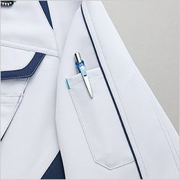 アイトス AZ1901[秋冬用]長袖ブルゾン[男女兼用] 袖の取り出しやすい位置にあり、よく使うペンなどの収納に便利