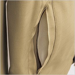 アイトス AZ2431 [春夏用]長袖ブルゾン[男女兼用] ポケット内メッシュ。サイドのポケット内側もメッシュ仕様で通気性を確保。
