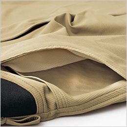 アイトス AZ2451 [春夏用]カーゴパンツ(ノータック)[男女兼用] ポケット内メッシュ。パンツのポケット内側もメッシュ仕様で通気性を確保。
