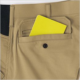 アイトス AZ2451 [春夏用]カーゴパンツ(ノータック)[男女兼用] ヒップポケット。ドットボタン付のヒップポケットを装備。
