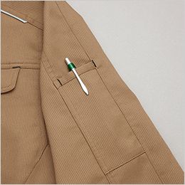 アイトス AZ3301[秋冬用]長袖ブルゾン[男女兼用] 袖の取り出しやすい位置にあり、よく使うペンなどの収納に便利