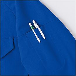 長袖ブルゾン(男女兼用) 袖ペン差し。
袖の取り出しやすい位置にあり、よく使うペン等の収納に便利。