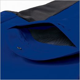アイトス AZ4230 [春夏用]TULTEX 長袖ブルゾン[男女兼用] フラップポケット。左胸部にドットボタン付きのフラップポケットを装備。

