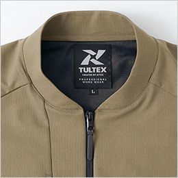 長袖ブルゾン(男女兼用) スポーティーで軽快な印象のショートスタンドカラー。
