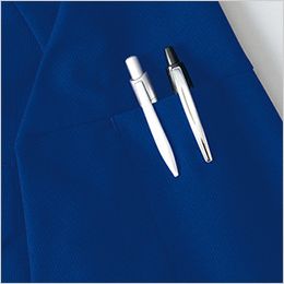 長袖シャツ(男女兼用) 袖ペン差し。袖の取り出しやすい位置にあり、よく使うペン等の収納に便利。