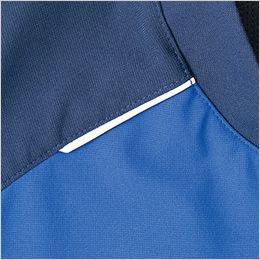 アイトス AZ4930 [春夏用]長袖ブルゾン[男女兼用] 肩部反射パイピング。肩部（衿横）に反射パイピングを施し、夜間の視認性を確保。

