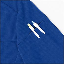 アイトス AZ50018 [通年]半袖ポロシャツ[男女兼用] 袖ペン差し。袖の取り出しやすい位置にあり、よく使うペン等を便利に収納。
