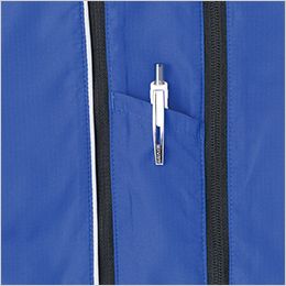 アイトス AZ50295 [春夏用]空調服®長袖ブルゾン[男女兼用] 胸ペン差し。取り出しやすい位置にあり、ペン等が出し入れしやすい便利な装備
