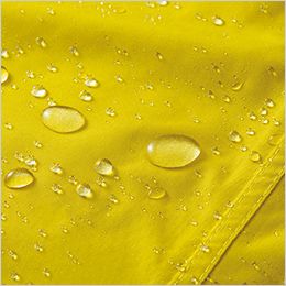 アイトス AZ56208 [通年]レインスーツ[男女兼用] (AS-5120) 非フッ素撥水剤使用。これまでのレインウエアにはフッ素系成分の撥水剤を使用することが主流でしたが環境や人体への影響から昨今では使用を控える措置がなされています。本商品は環境に配慮した非フッ素撥水剤を使用して製造されています。