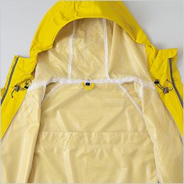 アイトス AZ56208 [通年]レインスーツ[男女兼用] (AS-5120) 総裏メッシュ。
内部は総裏メッシュでべたつかず快適。