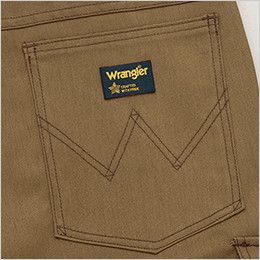 AZ64450 Wrangler(ラングラー) ノータックワークパンツ(男女兼用) ブランドロゴを象徴的に魅せるデザインステッチ入りの右側ヒップポケット