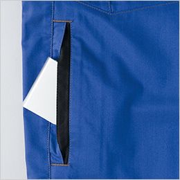 アイトス AZ6840 [春夏用]長袖ブルゾン[男女兼用] ターンポケット。作業中も中身が飛び出しにくく、出し入れもスムーズ。
