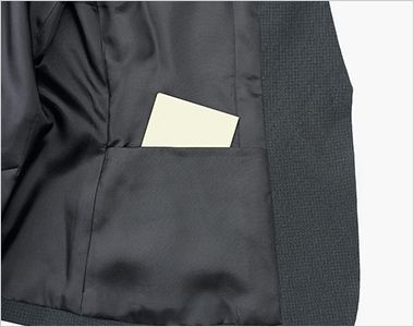 ジャケット 左内ポケット。
ジャケットの左内側にメモ帳が入る深さのポケットが付いています。