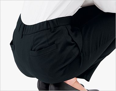 テーパードパンツ はき込みが深いので、トップスのハミ出しや下着のちら見えの悩みを解決。