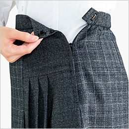Bonmax AS2314 [通年]ポリジン プリーツスカート [チェック/ストレッチ/抗菌防臭] 脱ぎ着がスムーズな左脇ファスナー開き
出し入れしやすい両脇ポケット付き