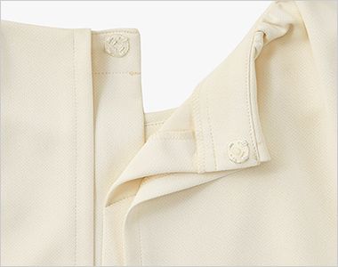 BONMAX AUK7301 [通年]BONCIERGE meets Audire 半袖カットソー[ニット/吸水速乾] 深さ10cmの開きとスナップボタンで、着脱が楽にできるのがポイントです。