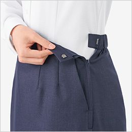 Bonmax BCS2707 [春夏用]プリーツスカート(ロング丈)[ストレッチ] 脱ぎ着がスムーズな左脇ファスナー開き。出し入れしやすい両脇斜めポケット付きです。