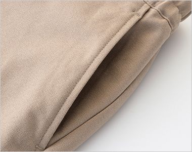 レディススキニーパンツ 物の出し入れがしやすい斜めポケット仕様。