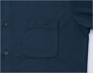 ユニセックスボタンダウン半袖シャツ 左胸にペンやメモが入れられるポケット付き