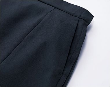 レディスAラインスカート サイドには小物を収納するのに便利なポケット付き