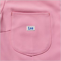 Leeメディカル LMJ03002 ストレッチ ワンピース[女性用] 右胸のポケットにはLeeワークウェアオリジナルネームタグ付き