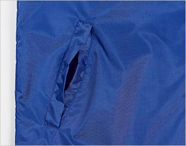 ベーシックベスト かぶせポケット。内容物が外に落ちにくい仕様