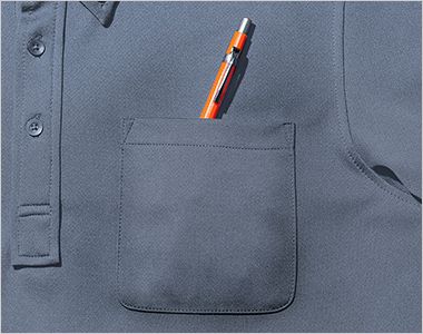 4.3オンスボタンダウンドライポロシャツ(ポリジン加工)(杢カラー) 物の入れやすいポケット位置