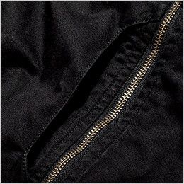 RJ0907 ROCKY デニムMA-1ミリタリージャケット(男女兼用) ビブポケットは、収納性にも優れた遊び心あふれる縦型デザイン