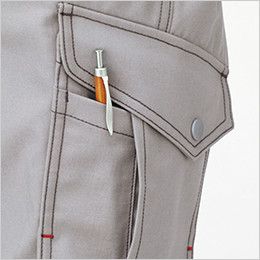 RP6911 ROCKY カーゴパンツ(男女兼用) オックスフォード フラップ付きの右カーゴポケットは、プリーツとフラシで収納力UP(サブポケット付き)