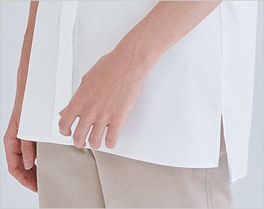 ボストン商会 23314 スタンドカラーシャツ[男女兼用] 裾両脇スリット。シャツをアウトにすれば、カジュアルな抜け感のある着こなしに。
