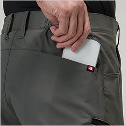 バートル 9722 [春夏用]カーゴパンツ[男女兼用] Phone収納バックポケット(左右)
※着用時スマホが干渉しないポケット、サイズチップ(左)
