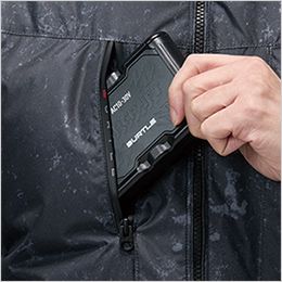 バートル AC2096HBSET [春夏用]エアークラフトセット 半袖ブルゾン ハイバックファンタイプ[男女兼用] バッテリー収納ポケット（右・ファスナー止めコードホール付）
※AC2096とAC2096HBはファスナーカラーが異なります。