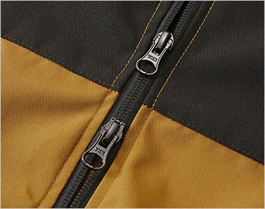スイッチングシェルパーカ(一重) フロントファスナーはYKK社製 ダブルスライダー、引き手はDALH型