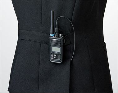 ベスト インカムタブ
インカムが簡単に装着できるタブ付き