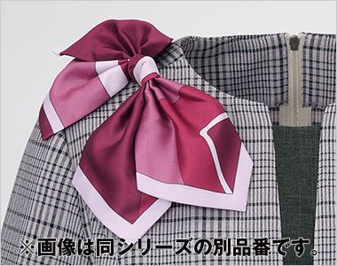 アルファピア AR2621 [通年]ベスト[チェック] アクセサリー用ホール。クリップ式ブローチを決まった位置に装着できます