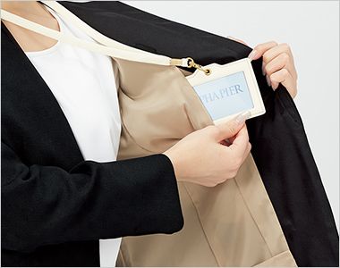 ジャケット 内ポケット(左)
IDカードを入れるのに便利なタテのポケットロ