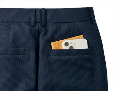 パンツ 右後ろポケット付きで収納力バツグン