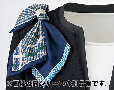 プルオーバー アクセサリー用ホール(左右)
クリップ式ブローチを決まった位置に装着できます