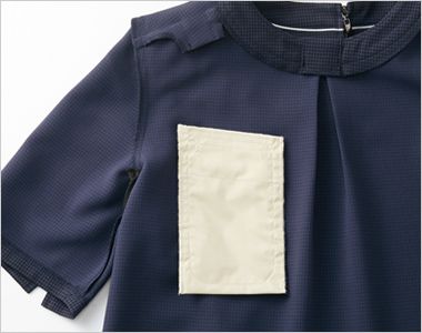 アルファピア AR7614 [春夏用]プルオーバー [ストレッチ/吸汗速乾/千鳥格子柄] 胸ポケットはインク汚れケアポケットになっており安心。