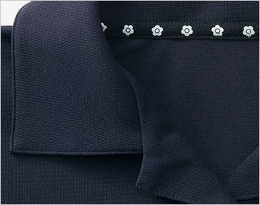Mary Quant M13061 [春夏用] 六分袖ポロシャツ [ニット] 顔まわりをすっきり見せるオープンカラーとシャープな襟のラインがポイント。